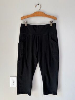 Maggie’s Organics Black Organic Cotton Capri Pocket Leggings